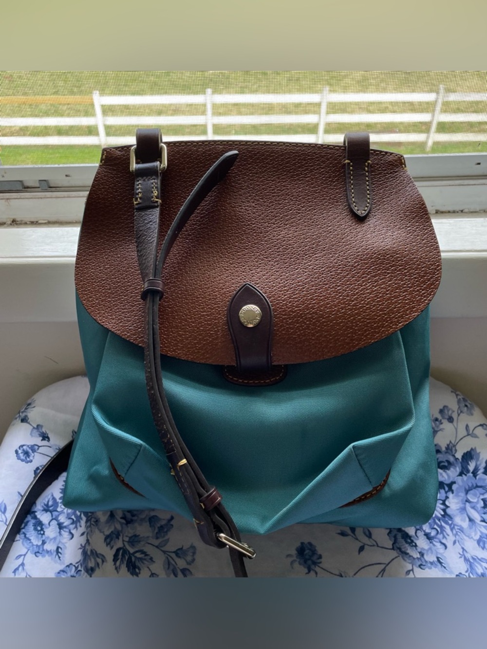 DOONEY & BOURKE ALTO “HAPPY” CROSSBODY BAG-NYLON & LEATHER.